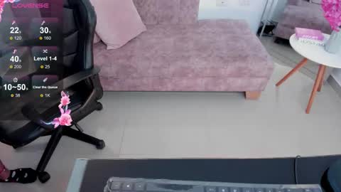 Aria  online show from 09-30-25, 07:52