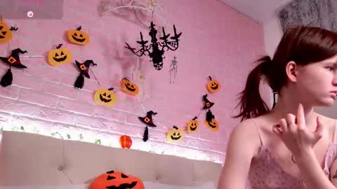 Your Arianna online show from 10-19-25, 04:57