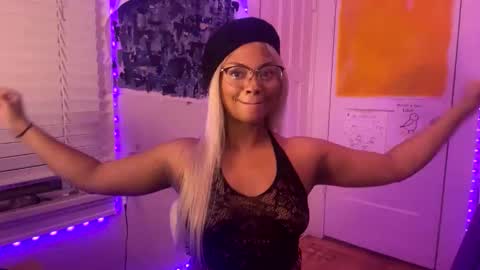 Aria Atelier online show from 12-22-25, 08:11