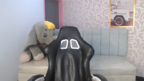 Snapshot of ariabliss_ch chatting on 06-25-26, 03:17 ariabliss_ch online show from 06-25-26, 03:17