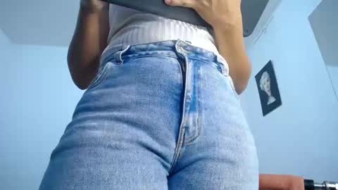 Snapshot of ariacoral chatting on 09-14-25, 12:15 ariacoral online show from 09-14-25, 12:15