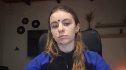 AriaCreazy online show from 02-20-25, 09:42