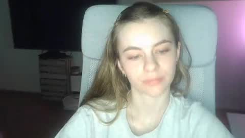 AriaCreazy online show from 05-19-26, 08:48