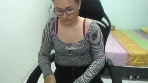 ...Ariana... online show from 02-18-25, 07:09