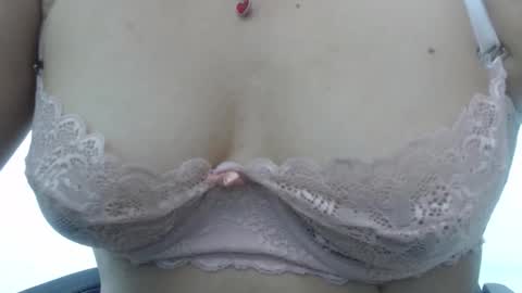 ...Ariana... online show from 09-13-25, 04:51