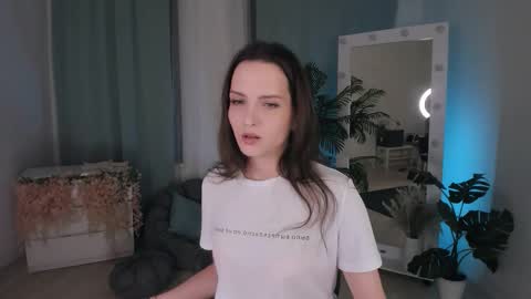 Snapshot of ariadna_s chatting on 10-04-25, 09:02 Ariadna online show from 10-04-25, 09:02