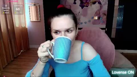 AriaGray online show from 06-17-26, 12:29