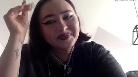 Snapshot of ariakinkygirl chatting on 05-20-26, 09:48 Aria online show from 05-20-26, 09:48