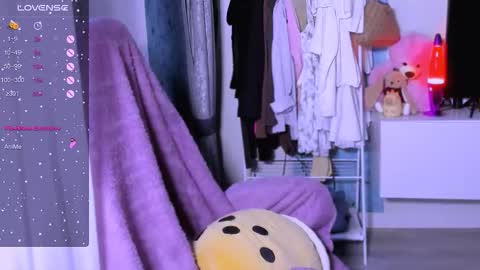 Ari online show from 10-25-25, 05:26