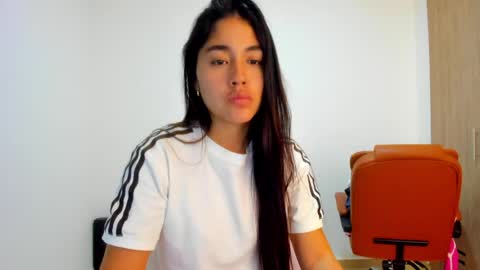 Snapshot of ariamontgomeryyy chatting on 04-15-26, 04:19 Aria Montgomery online show from 04-15-26, 04:19