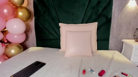 Snapshot of ariana_ceballos chatting on 12-31-24, 03:34 ARIANA online show from 12-31-24, 03:34