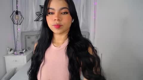 Snapshot of ariana_ceballos chatting on 02-23-25, 12:27 ARIANA online show from 02-23-25, 12:27