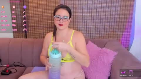 Ariana Cruz online show from 12-03-24, 01:10
