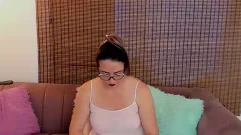 Ariana Cruz online show from 05-07-26, 12:10