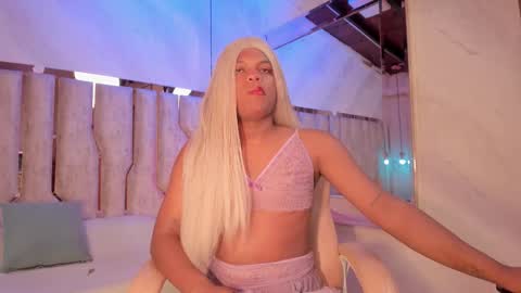 Snapshot of ariana_grande233 chatting on 02-19-26, 11:50 ariana_grande233 online show from 02-19-26, 11:50