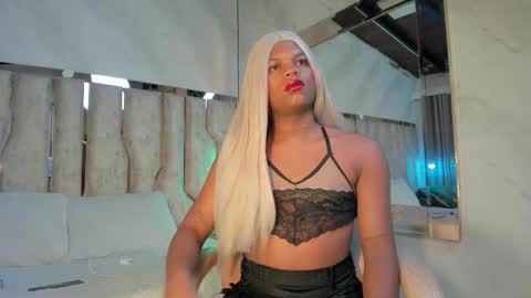 Snapshot of ariana_grande233 chatting on 03-03-26, 11:38 ariana_grande233 online show from 03-03-26, 11:38