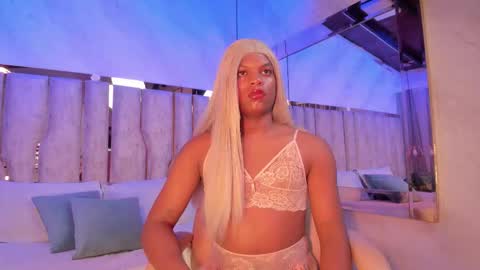 Snapshot of ariana_grande233 chatting on 03-09-26, 11:36 ariana_grande233 online show from 03-09-26, 11:36