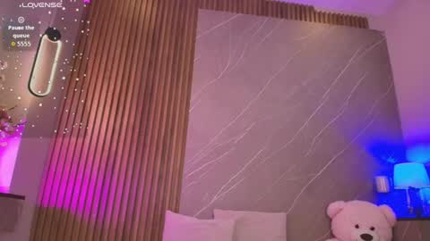 Ariana online show from 06-18-26, 12:09