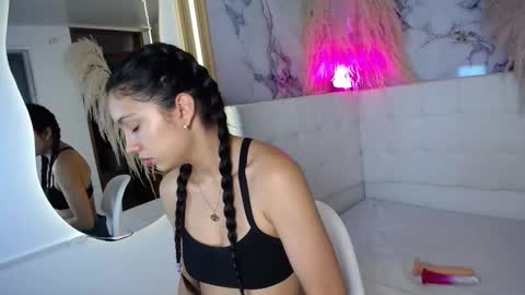 ariana_toro online show from 12-05-25, 11:41