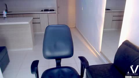 Snapshot of ariana_vidal chatting on 05-08-26, 05:18 Ari online show from 05-08-26, 05:18