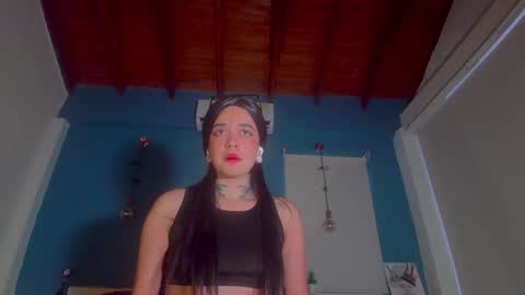 Snapshot of ariana_whitee chatting on 10-04-25, 11:19 ariana_whitee online show from 10-04-25, 11:19