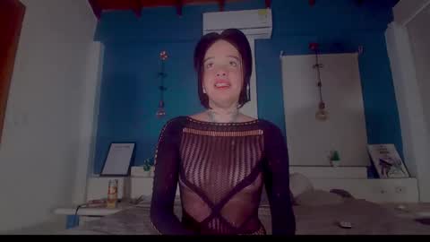 Snapshot of ariana_whitee chatting on 11-13-25, 07:51 ariana_whitee online show from 11-13-25, 07:51