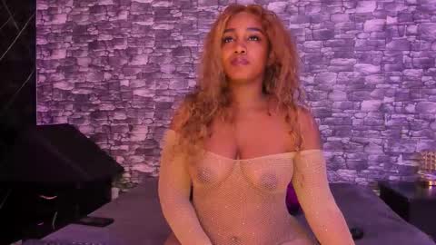 Snapshot of arianaablack chatting on 02-10-26, 12:09 Ariana online show from 02-10-26, 12:09