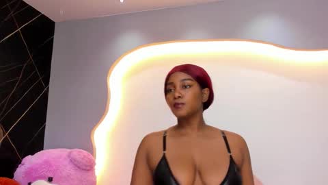 Snapshot of arianaablack chatting on 04-19-26, 12:04 Ariana online show from 04-19-26, 12:04