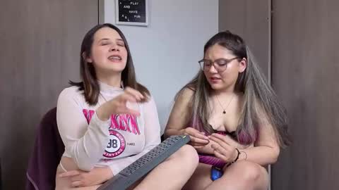 Snapshot of arianablake_11 chatting on 03-12-26, 12:06 Ariana online show from 03-12-26, 12:06