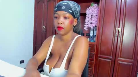 Snapshot of arianacontee chatting on 10-15-25, 07:58 Andrea online show from 10-15-25, 07:58