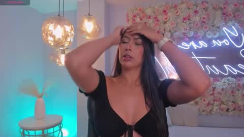 Ariana Dumont online show from 10-21-25, 11:44