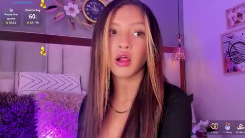 Ariana online show from 11-21-25, 04:49