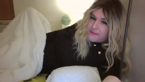 Snapshot of arianalopez98 chatting on 12-14-24, 05:36 Ariana 3 online show from 12-14-24, 05:36