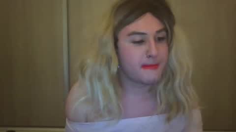 Snapshot of arianalopez98 chatting on 12-16-24, 08:37 Ariana 3 online show from 12-16-24, 08:37