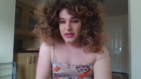 Snapshot of arianalopez98 chatting on 02-06-25, 10:59 Ariana 3 online show from 02-06-25, 10:59