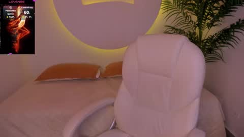 Snapshot of arianapierce chatting on 10-10-25, 01:43 arianapierce online show from 10-10-25, 01:43