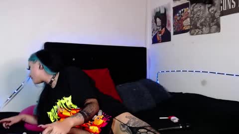 Snapshot of arianauwu666 chatting on 01-05-25, 01:03 help me 100 hands up my OF is Free online show from 01-05-25, 01:03