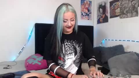 Snapshot of arianauwu666 chatting on 01-27-25, 10:27 help me 100 hands up my OF is Free online show from 01-27-25, 10:27