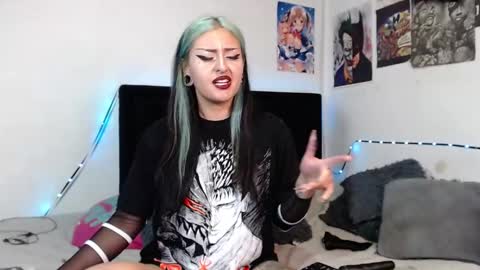 Snapshot of arianauwu666 chatting on 01-28-25, 01:29 help me 100 hands up my OF is Free online show from 01-28-25, 01:29