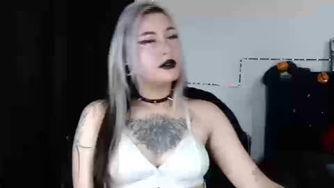 Snapshot of arianauwu666 chatting on 09-10-25, 09:59 help me 100 hands up my OF is Free online show from 09-10-25, 09:59