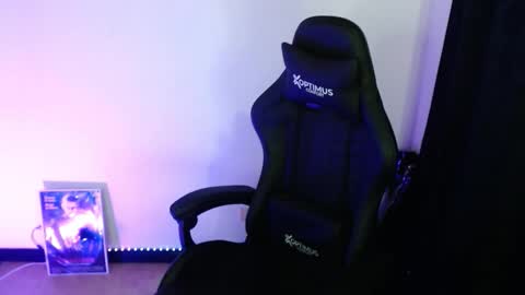 Snapshot of arianauwu666 chatting on 03-09-26, 08:35 help me 100 hands up my OF is Free online show from 03-09-26, 08:35