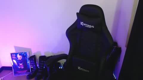 Snapshot of arianauwu666 chatting on 03-25-26, 08:48 help me 100 hands up my OF is Free online show from 03-25-26, 08:48