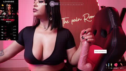 Snapshot of arianna__smith_ chatting on 01-28-25, 08:04 Arianna online show from 01-28-25, 08:04