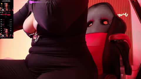 Snapshot of arianna__smith_ chatting on 03-08-25, 07:20 Arianna online show from 03-08-25, 07:20