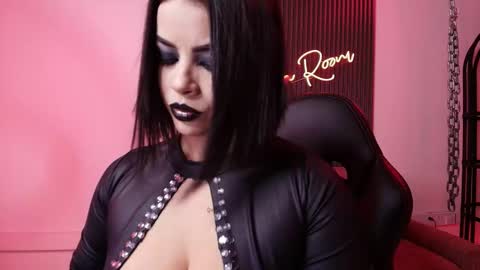 Snapshot of arianna__smith_ chatting on 10-28-25, 07:49 Arianna online show from 10-28-25, 07:49