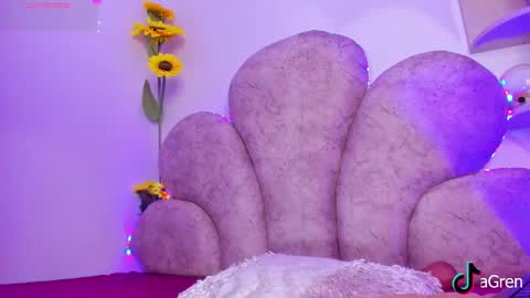 Snapshot of arianna_gren chatting on 02-27-25, 07:15 Arianna online show from 02-27-25, 07:15