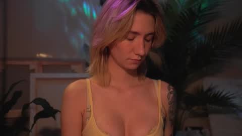 Olivka online show from 10-17-25, 05:54