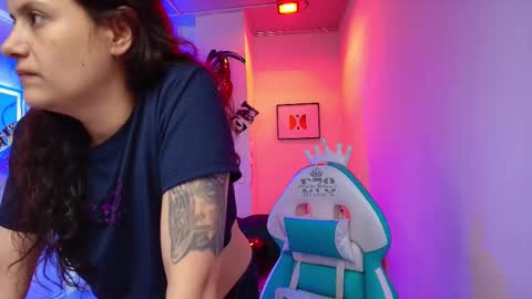 Snapshot of arianna_sweeet chatting on 10-28-25, 03:43 arianna_sweeet online show from 10-28-25, 03:43