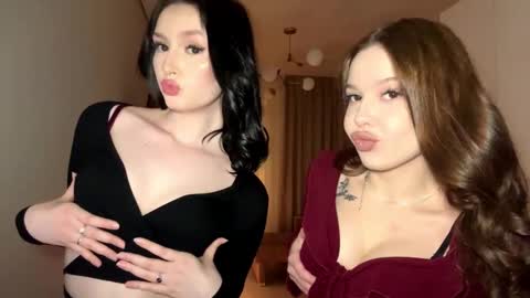 Eva and Alice online show from 02-06-26, 04:21