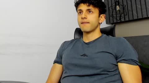 Snapshot of ariasaadeh chatting on 09-10-25, 12:05 ariasaadeh online show from 09-10-25, 12:05